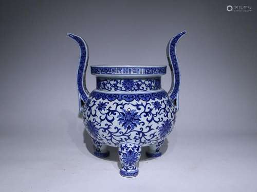 CHINESE BLUE-AND-WHITE CENSER DEPICTING 'FLORAL SCROLL&#...