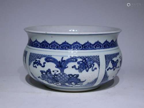 CHINESE BLUE-AND-WHITE BRUSHPOT DEPICTING 'ANCIENT ARTIF...