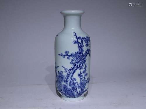 CHINESE BLUE-AND-WHITE VASE DEPICTING 'BIRD AND FLOWER&#...