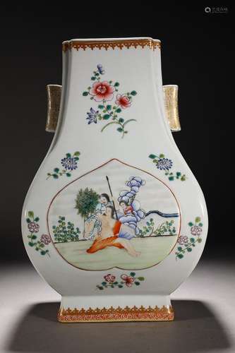 CHINESE POLYCHROME ENAMEL TUBULAR-HANDLED VASE DEPICTING ...