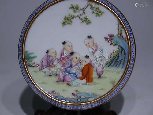 CHINESE FAMILLE-ROSE INK-PASTE CASE DEPICTING 'CHILDREN ...