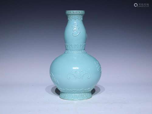 CHINESE TURQUOISE-GLAZED DOUBLE-GOURD VASE DEPICTING 'BA...