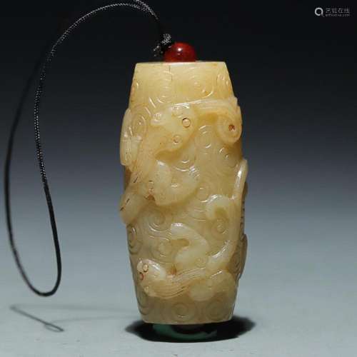 CHINESE HETIAN JADE TOGGLE BUTTON WITH CARVED 'BEAST'...