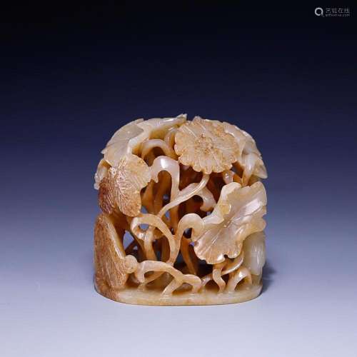 CHINESE HETIAN JADE KNOB WITH CARVED 'LOTUS'