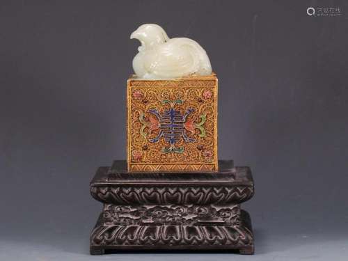 CHINESE GILT-SILVER-EMBELLISHED HETIAN JADE SEAL WITH 'P...