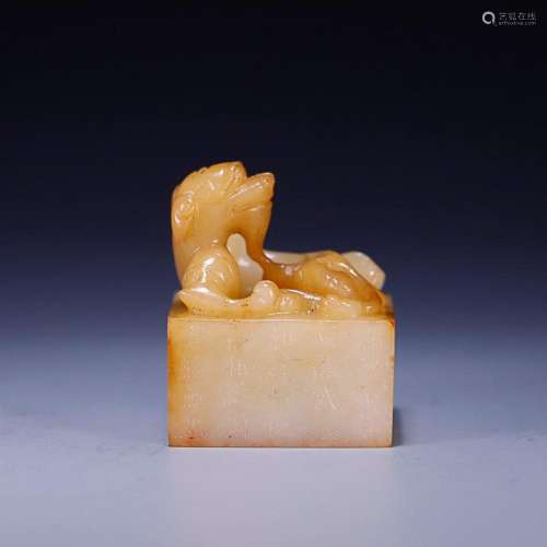 CHINESE INSCRIBED HETIAN JADE SEAL WITH 'DRAGON' KNO...