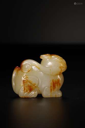 CHINESE HETIAN JADE SEAL WITH 'AUSPICIOUS BEAST' KNO...