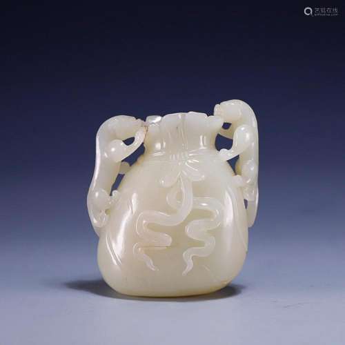 CHINESE HETIAN JADE VASE WITH CARVED 'CHI-DRAGON'