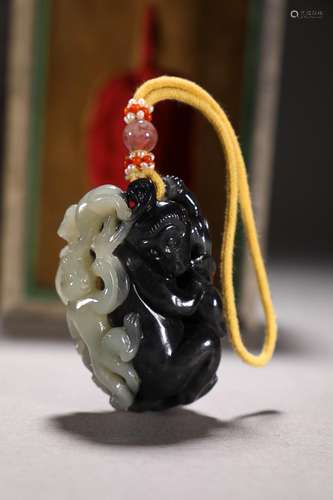 CHINESE HETIAN BLACK-AND-WHITE JADE MONKEY