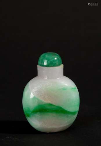 Snuff bottle in jadeite