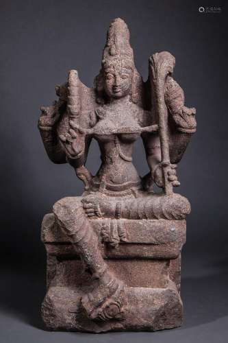 Shri-Devi parèdre de Vishnu assise en lalita asana sous sa f...