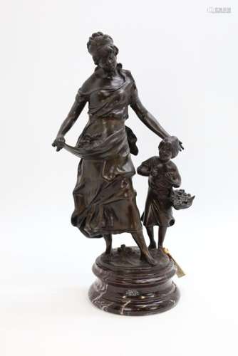 MOREAU F. (naar) 'Moeder met kind' replica bronzen b...