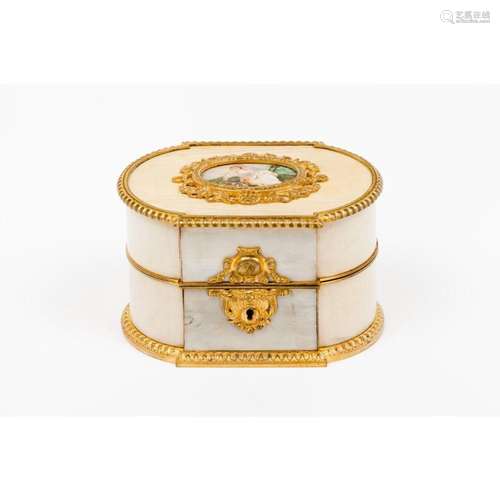 A Napoleon III box