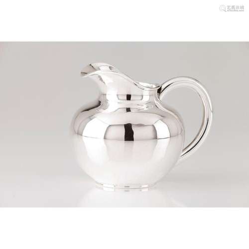 An Art Deco jug