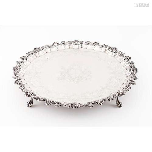 A large D. José style salver