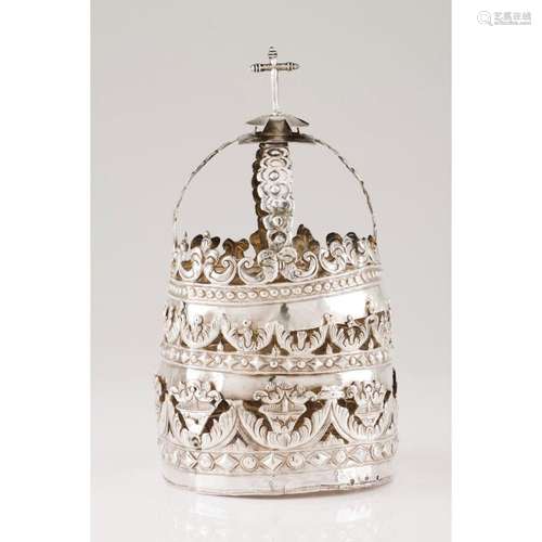 A Papal tiara