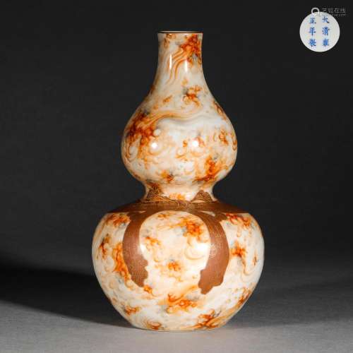 Qing Dynasty,Famille Rose Flower Gourd Bottle