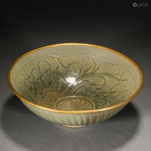 Song Dynasty,Celadon Wrapped Mouth Flower Pattern Bowl