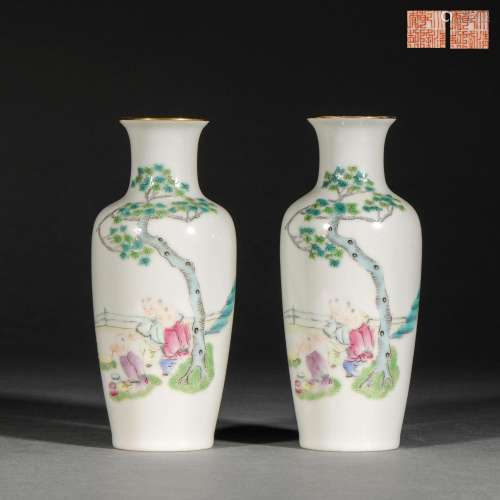 Qing Dynasty,Fighting Colors Flower Appreciation Bottles a G...