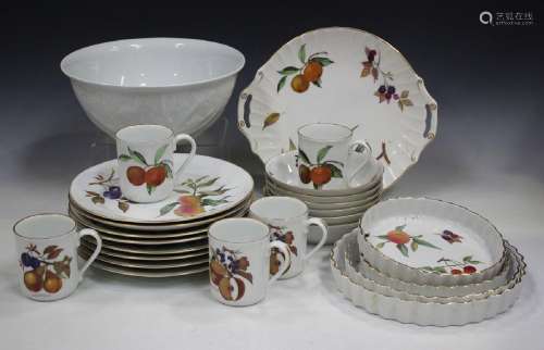 An extensive group of Royal Worcester Evesham pa