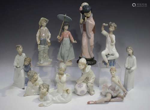 A mixed group of thirteen Lladro figures and bir