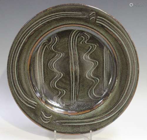 A Ray Finch Winchcombe Pottery circular charger,