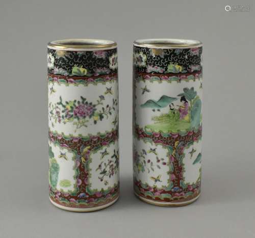 Paar zylindrische Vasen.