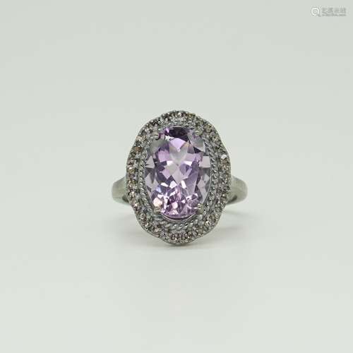 Amethyst-/Diamantring.