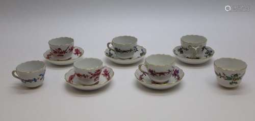 Ensemble de sept tasses et 5 soucoupes, marqué Meissen (1 so...