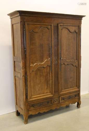 Armoire française à deux portes en chêne massif avec côtés a...