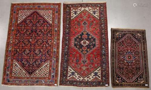 Trois tapis orientaux noués à la main 198 x 110 - 200 x 126 ...