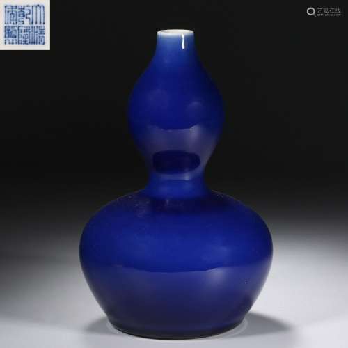 Qing Dynasty of China,Ji-Blue Glaze Gourd Bottle