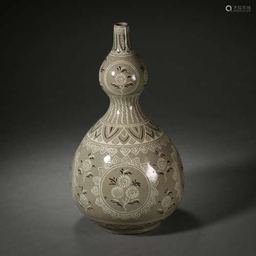 Ming dynasty or earlier of China,Goryeo Porcelain Flower Pat...