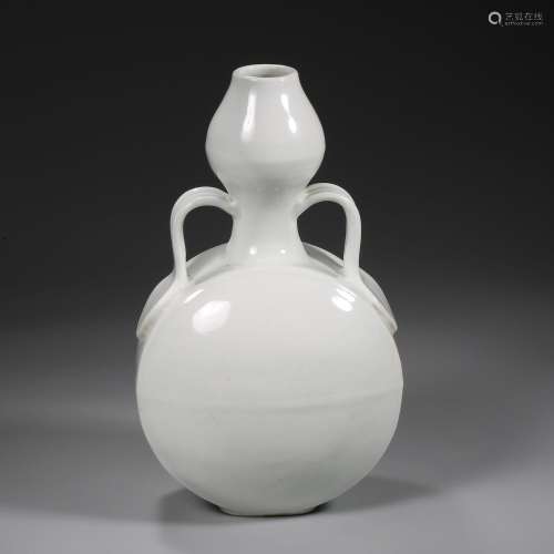 Ming Dynasty of China,Sweet White Glaze Moon Holding Bottle