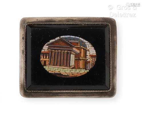 Broche en argent, ornée d’une micro-mosaïque à décor de temp...