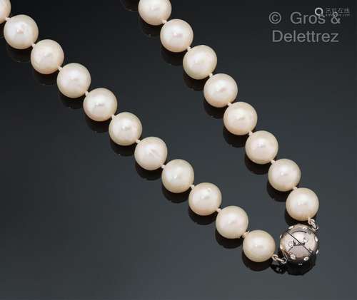 Collier de perles de culture d’eau douce, le fermoir boule e...