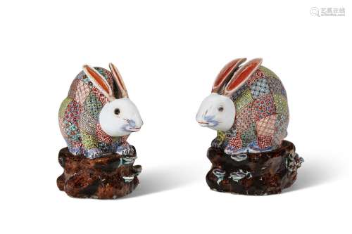 A PAIR OF JAPANESE PORCELAIN MODELS OF RABBITS
