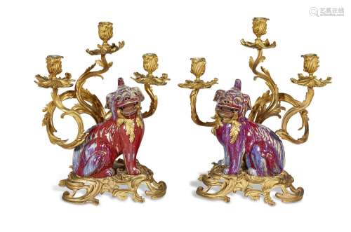 A PAIR OF FRENCH ORMOLU-MOUNTED CHINESE PORCELAIN THREE-LIGH...