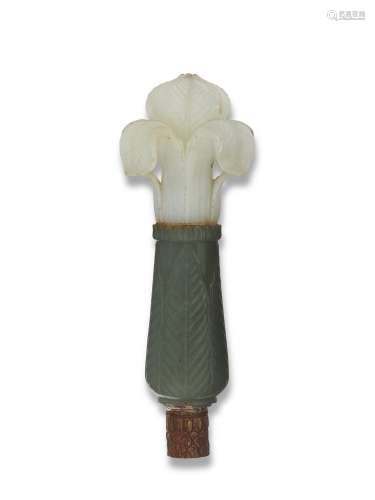 A CARVED JADE FLY-WHISK HANDLE