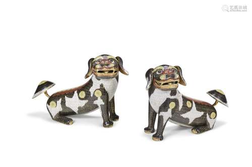 A PAIR OF CHINESE CLOISONNÉ ENAMEL MODELS OF DOGS