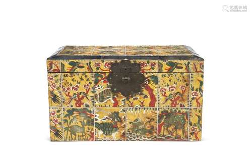 A KOREAN REVERSE-PAINTED OXHORN-APPLIED ACCESSORY BOX ( HWAG...