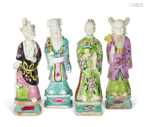 A GROUP OF FOUR CHINESE EXPORT PORCELAIN FAMILLE ROSE FIGURE...