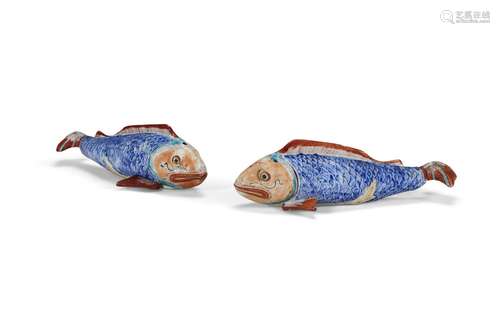 A PAIR OF JAPANESE PORCELAIN KAKIEMON CARP