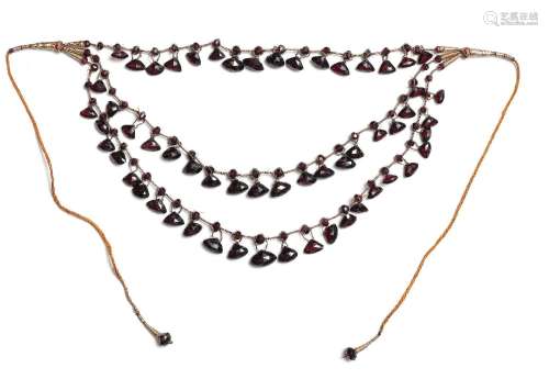 An Indian garnet necklace North India, 19th Century(2)