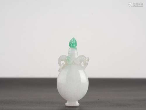 Chinese Qing Antique Jadeite Snuff Bottle