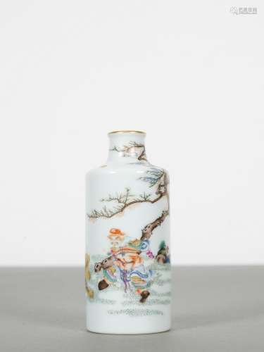 Chinese Qing Period Famille Rose Snuff Bottle