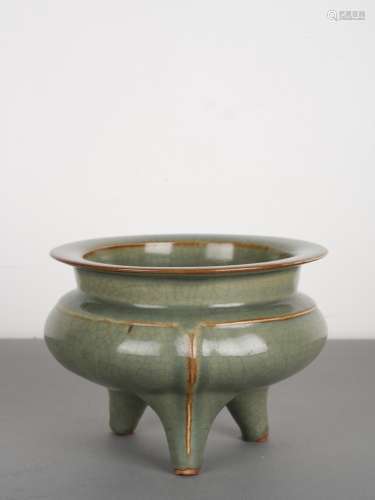 Chinese Antique Celadon Glaze Tripod Censer