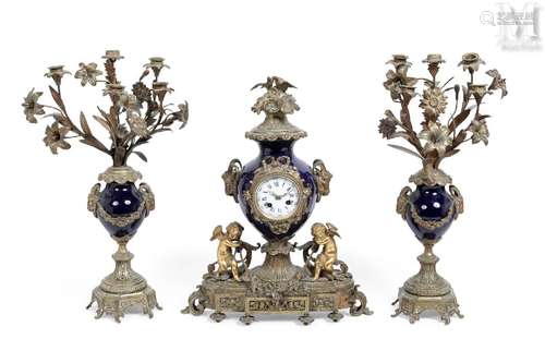 Garniture de cheminée