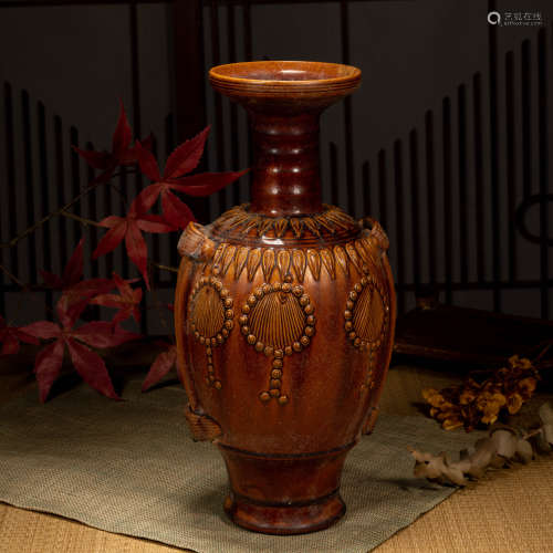中國遼時期 黃釉穿帶瓶