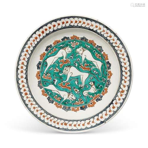 AN IZNIK POTTERY DISH OTTOMAN TURKEY, CIRCA 1590